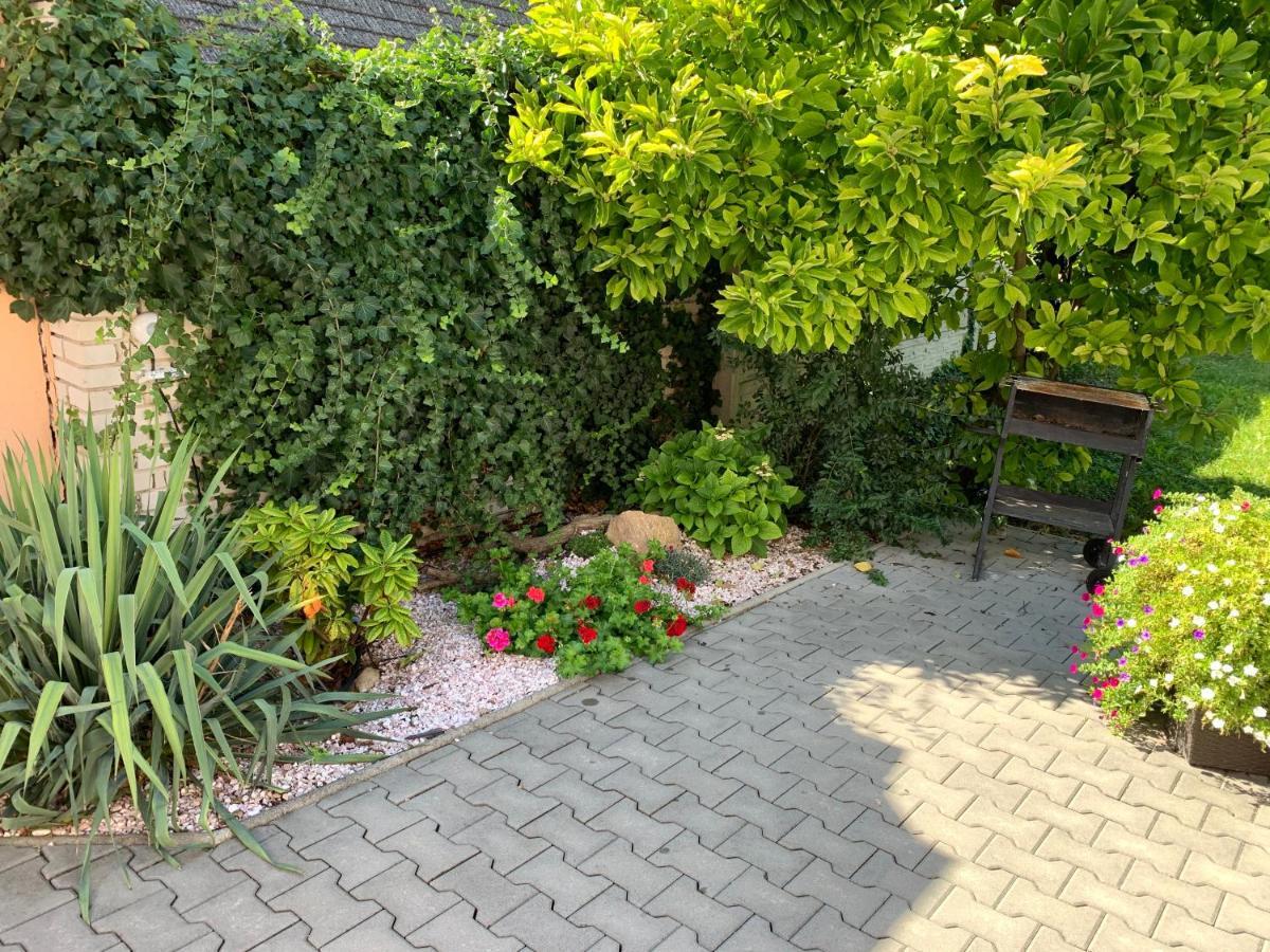 Alia House With Garden In Piestany Villa Eksteriør bilde